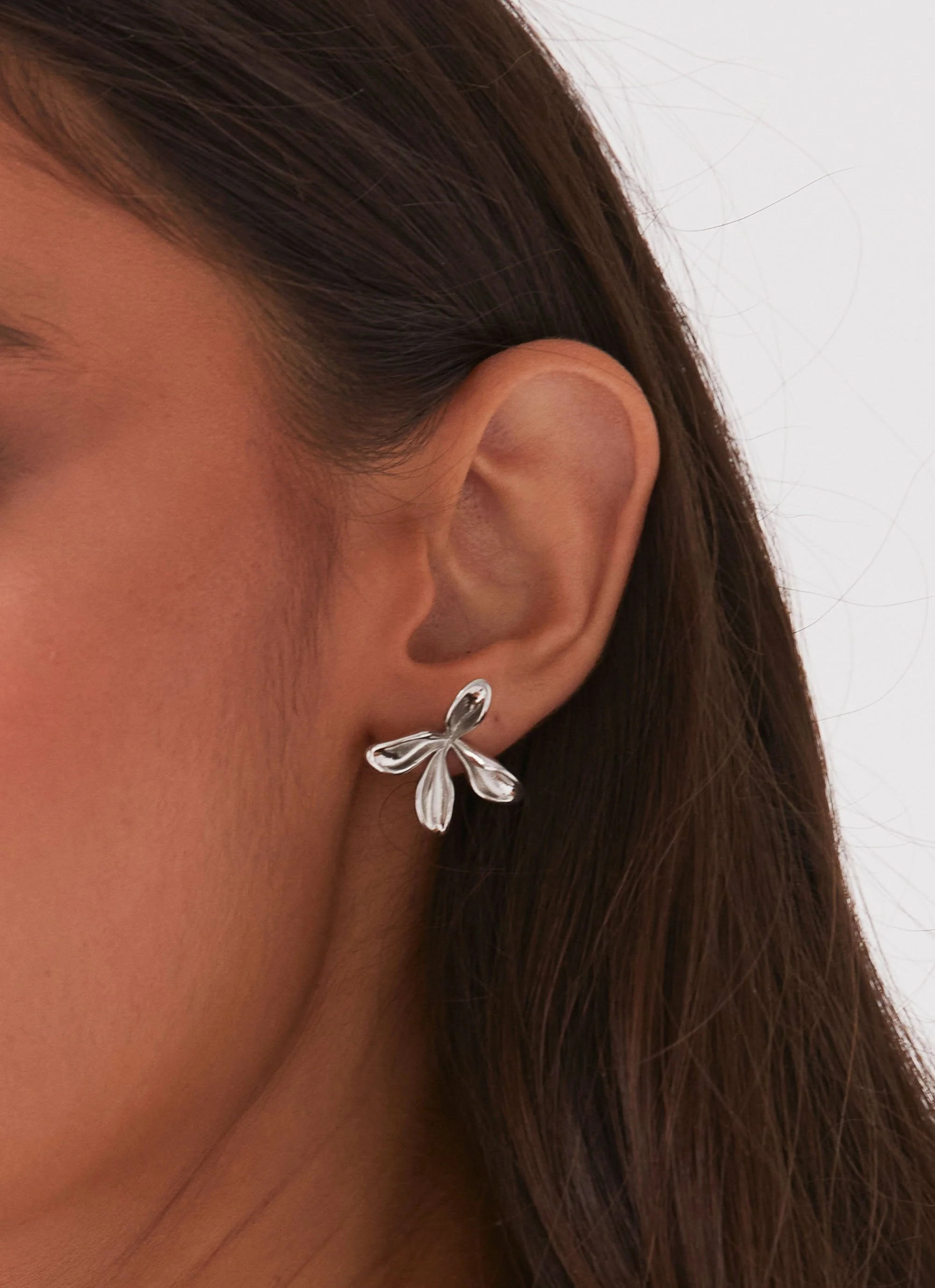 Brie Flower Earrings - Silver - Image 4